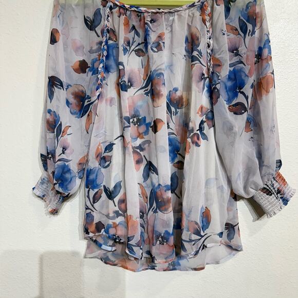 Lovestitch White Floral Sheer Ragland Blouse Sz S NWT - Picture 4 of 14